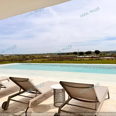 Seafront - 4 Pax - Swimming Pool Apartment