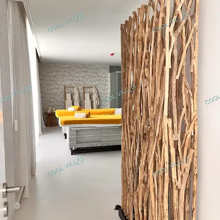 Seafront - 4 Pax - Swimming Pool